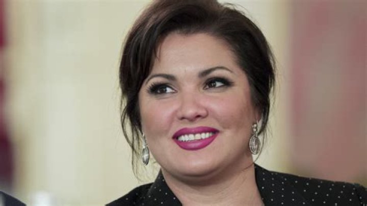 Anna Netrebko biografía, edad, altura, esposa, net worth, familia