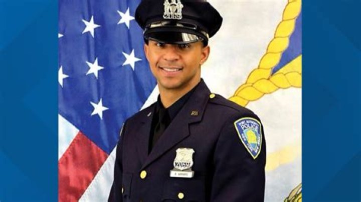 Anthony Varvaro Biography, Age, Height, Wife, Net Worth, Family