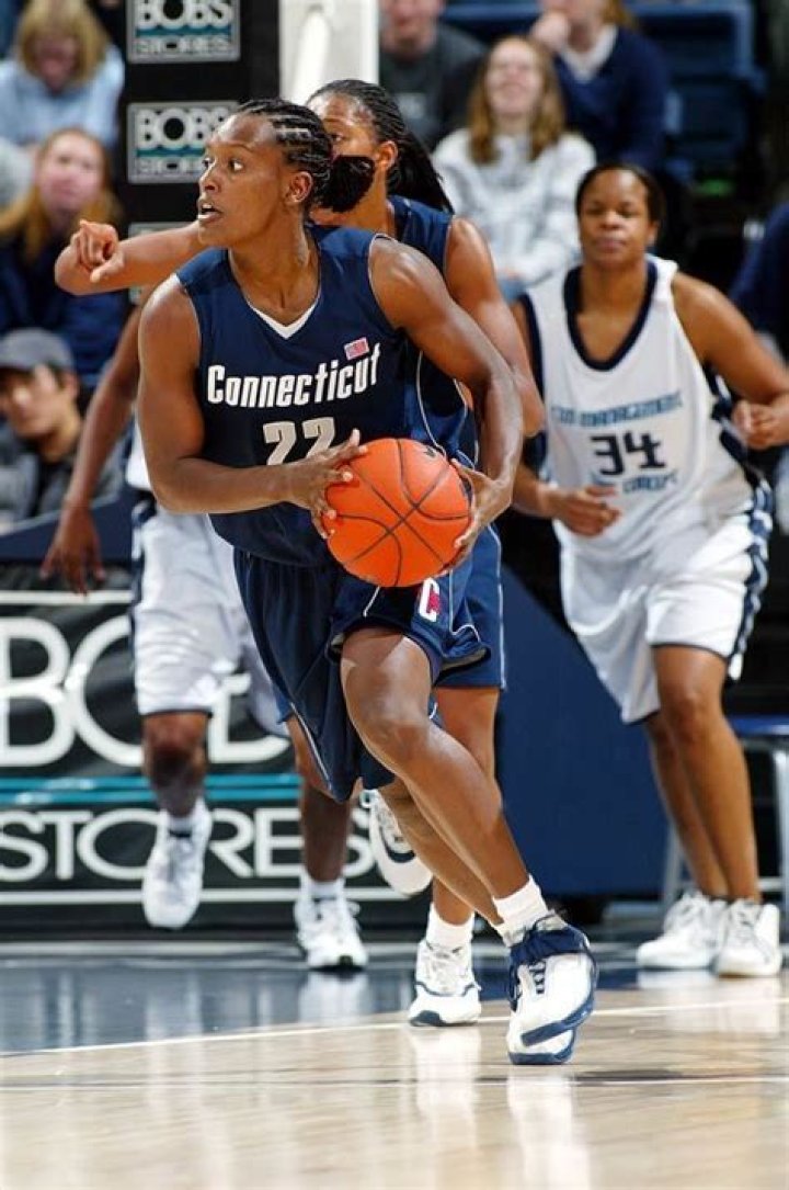 Ashley Battle Biography, Age, Height, Husband, Net Worth, Family