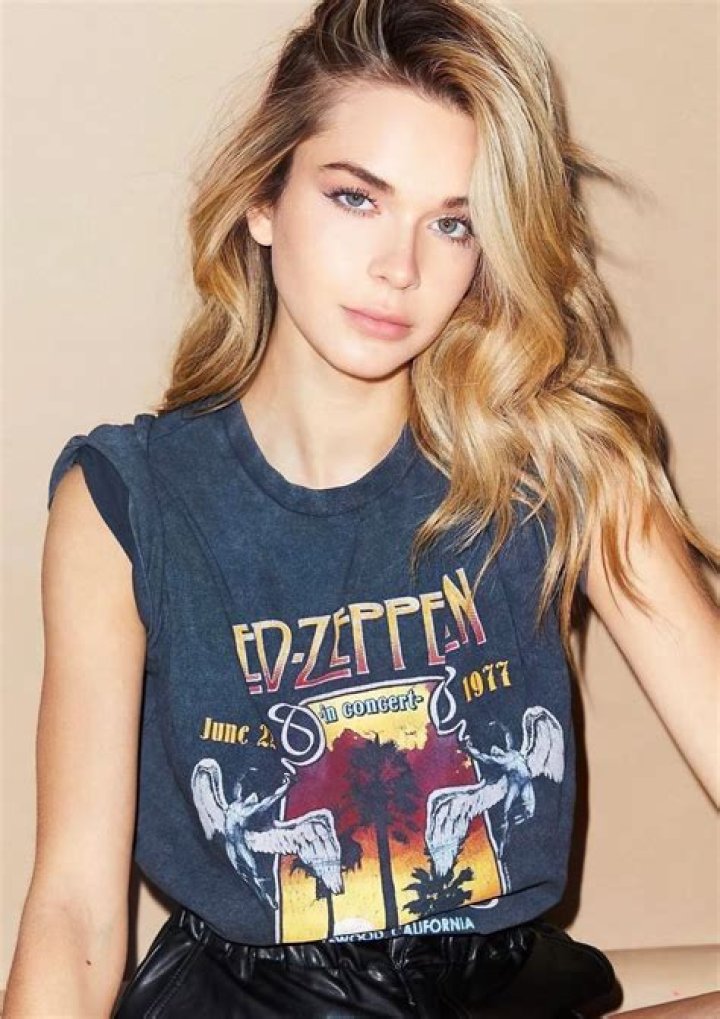 Ashley Thompson Biography, Age, Height, Husband, Net Worth, Family