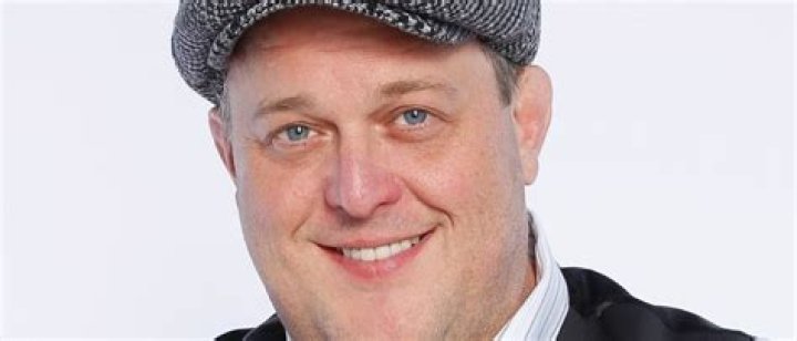 Billy Gardell Biography, Age, Height, Wife, Net Worth, Family