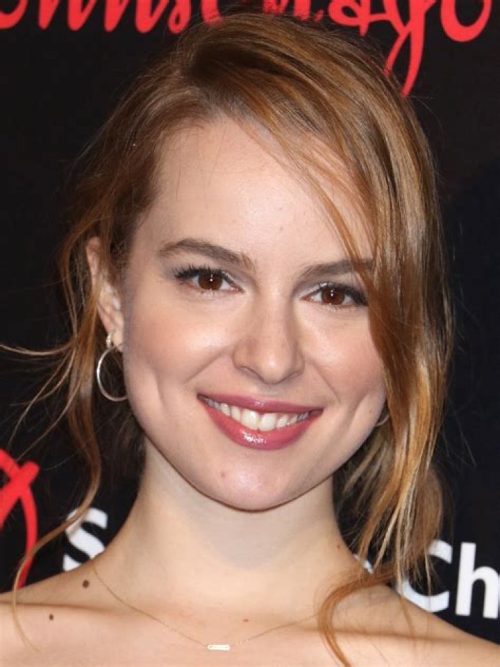 Bridgit Mendler Biography, Age, Height, Husband, Net Worth, Family