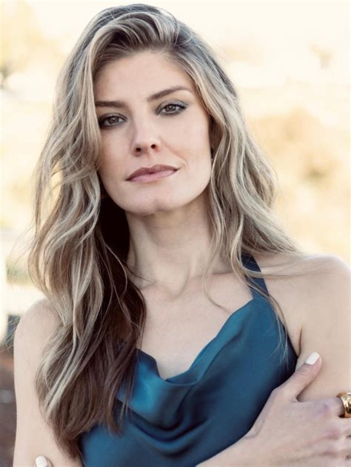 Caitlin Bassett Biography, Age, Height, Husband, Net Worth, Family