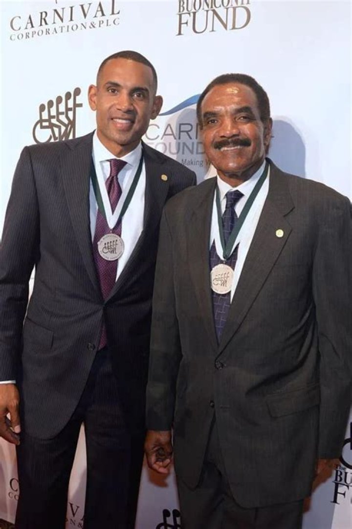 Calvin Hill Biography, Age, Height, Wife, Net Worth, Family