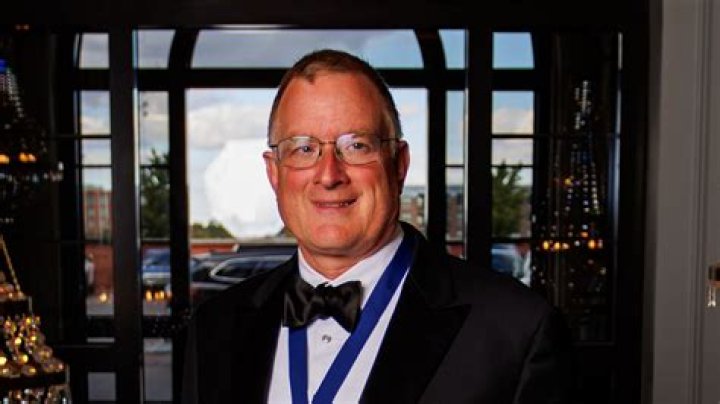 Carl Cook Biography, Age, Height, Wife, Net Worth, Family