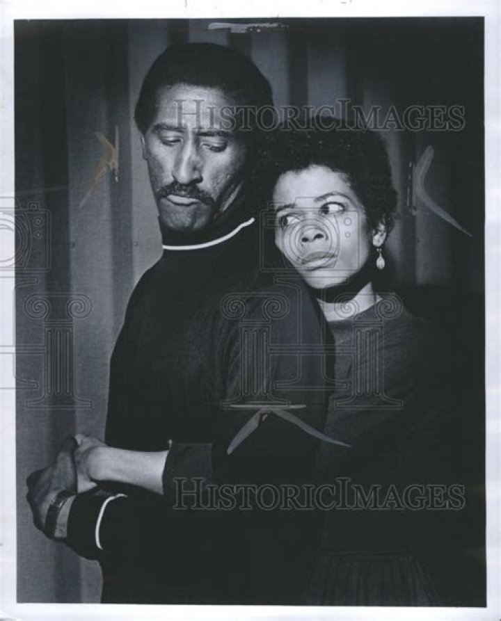 Carl Gordon Biography, Age, Height, Wife, Net Worth, Family