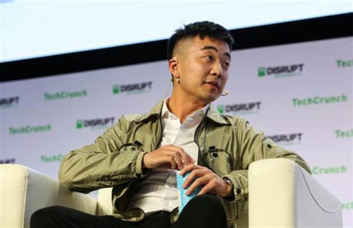 Carl Pei biografía, edad, altura, esposo, net worth, familia
