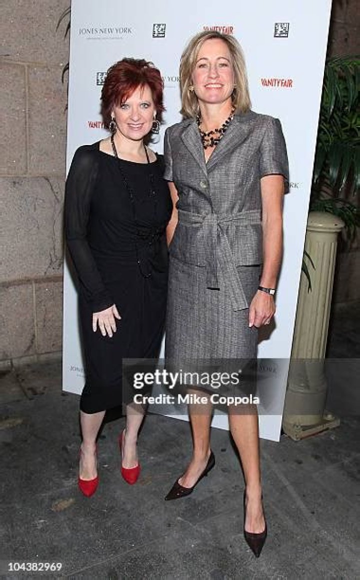 Caroline Jones Biography, Age, Height, Husband, Net Worth, Family