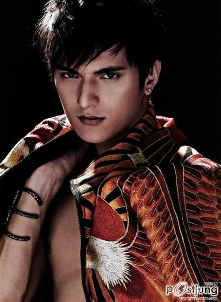 Chinawut Indracusin Biography, Age, Height, Wife, Net Worth, Family