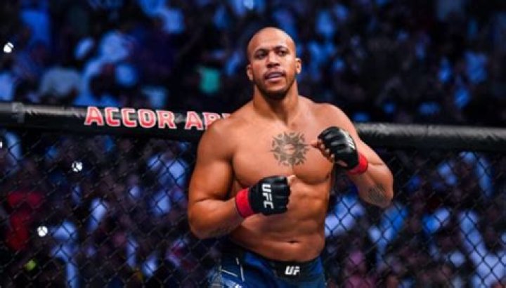 Ciryl Gane Biography, Age, Height, Wife, Net Worth, Family