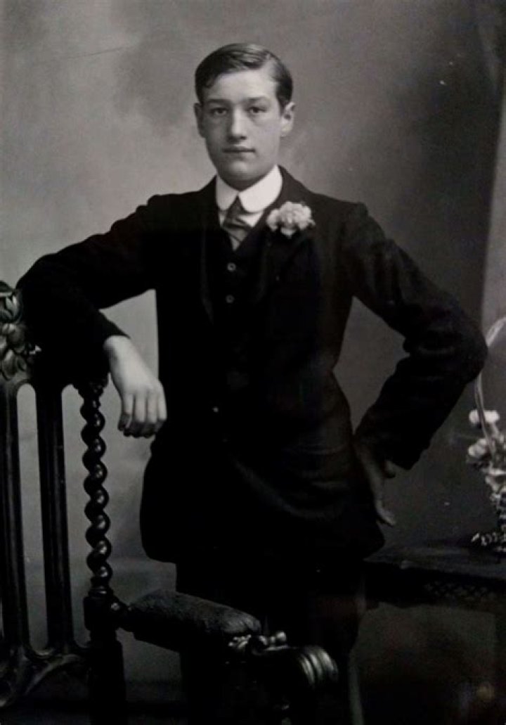 Clarence Sanders Biography, Age, Height, Wife, Net Worth, Family