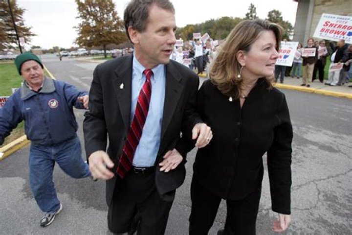 Connie Schultz Biography, Age, Height, Husband, Net Worth, Family