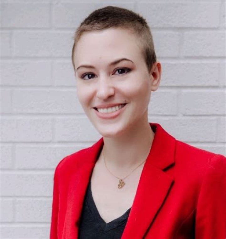 Courtney Hicks Biography, Age, Height, Husband, Net Worth, Family