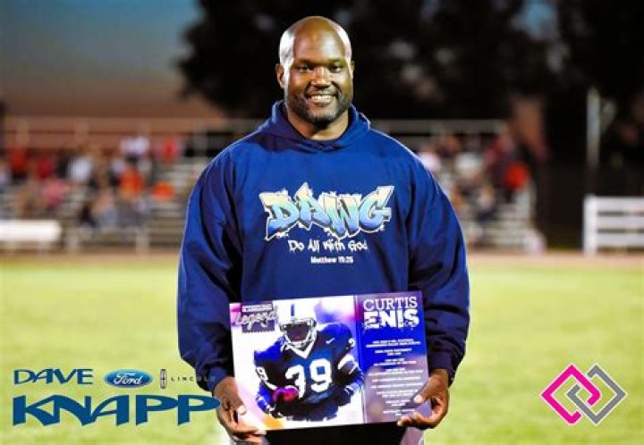 Curtis Enis Biography, Age, Height, Wife, Net Worth, Family