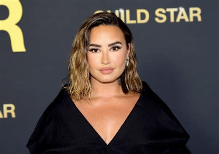 Demi Lovato Biography, Age, Height, Husband, Net Worth, Family