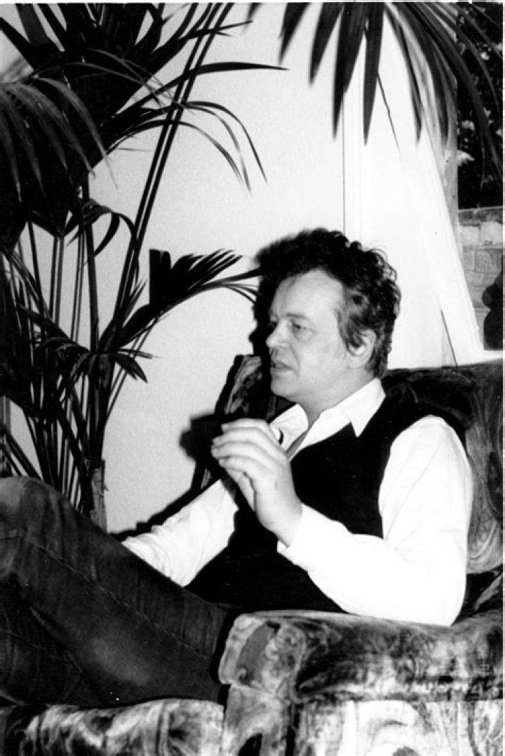 Derek Marlowe Biography, Age, Height, Wife, Net Worth, Family