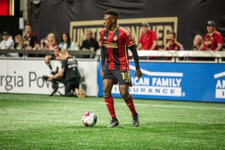 Derrick Etienne Biography, Age, Height, Wife, Net Worth, Family