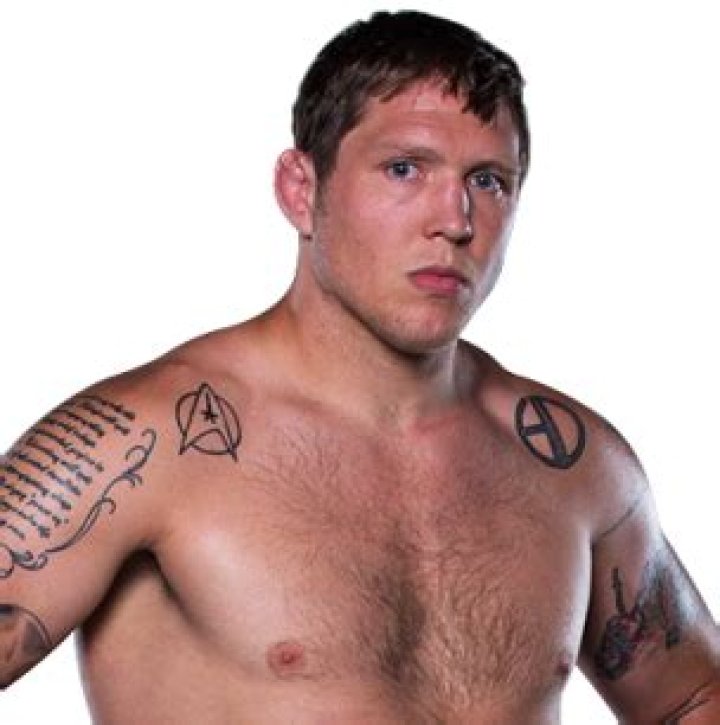 Derrick Mehmen Biography, Age, Height, Wife, Net Worth, Family