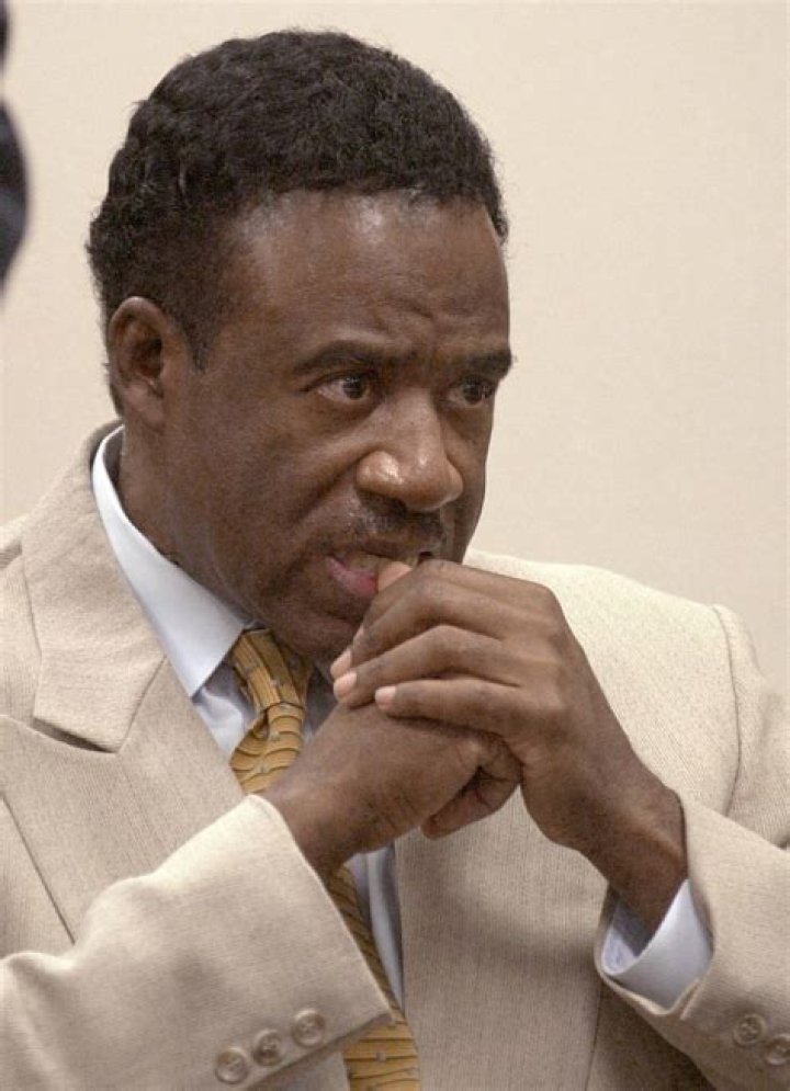 Derwin Brown Biography, Age, Height, Wife, Net Worth, Family