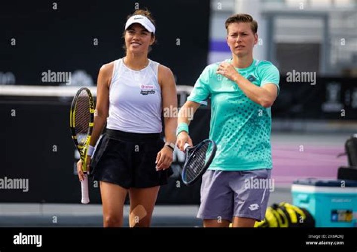 Desirae Krawczyk Biography, Age, Height, Husband, Net Worth, Family