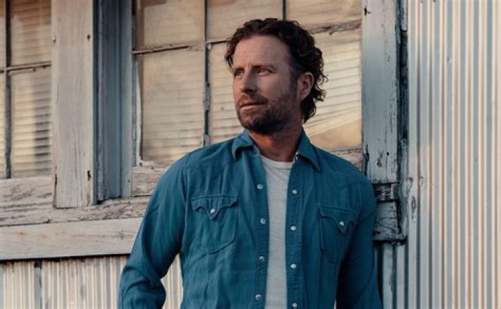 Dierks Bentley Biography, Age, Height, Wife, Net Worth, Family