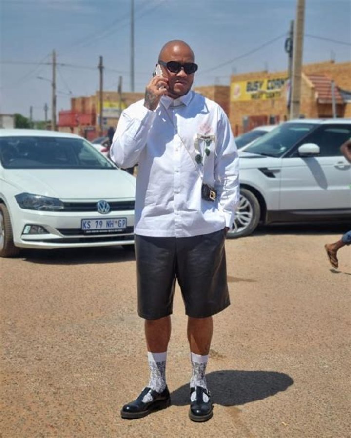 Dino Ndlovu Biography, Age, Height, Wife, Net Worth, Family