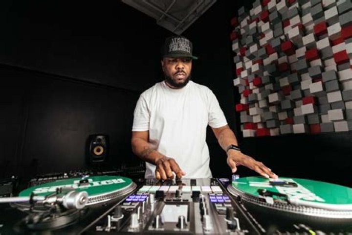 DJ Scratch Biography, Age, Height, Wife, Net Worth, Family