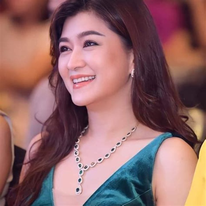 Eaindra Kyaw Zin Biography, Age, Height, Husband, Net Worth, Family