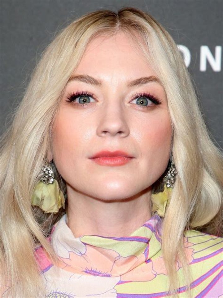 Emily Kinney Biography, Age, Height, Husband, Net Worth, Family