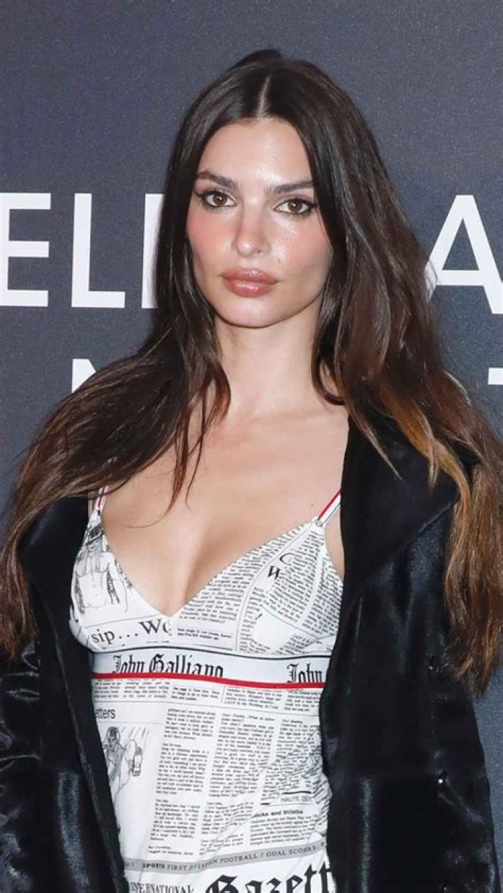 Emily Ratajkowski Biography, Age, Height, Husband, Net Worth, Family