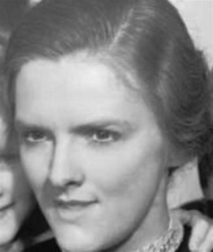 Fay Chaldecott Biography, Age, Height, Husband, Net Worth, Family