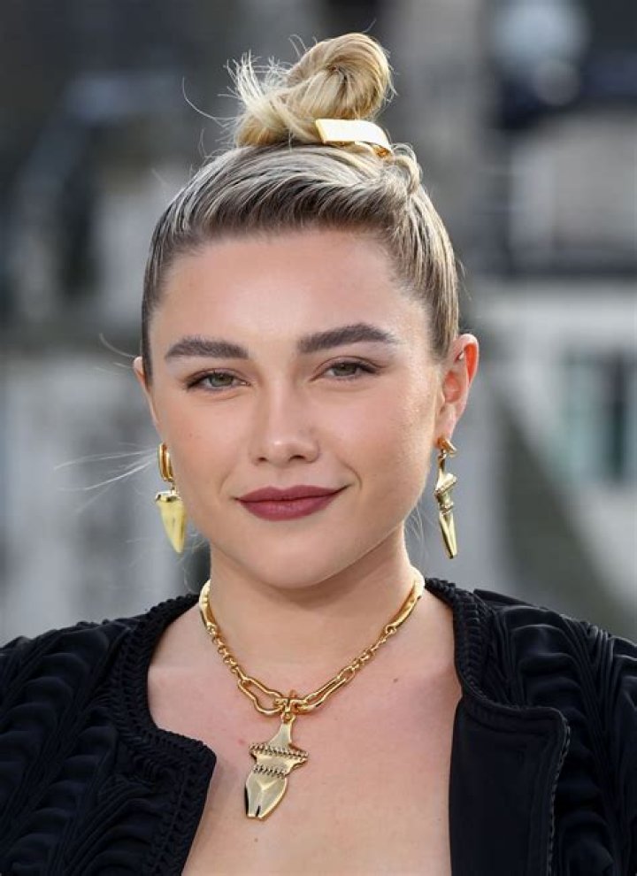 Florence Pugh Biography, Age, Height, Husband, Net Worth, Family