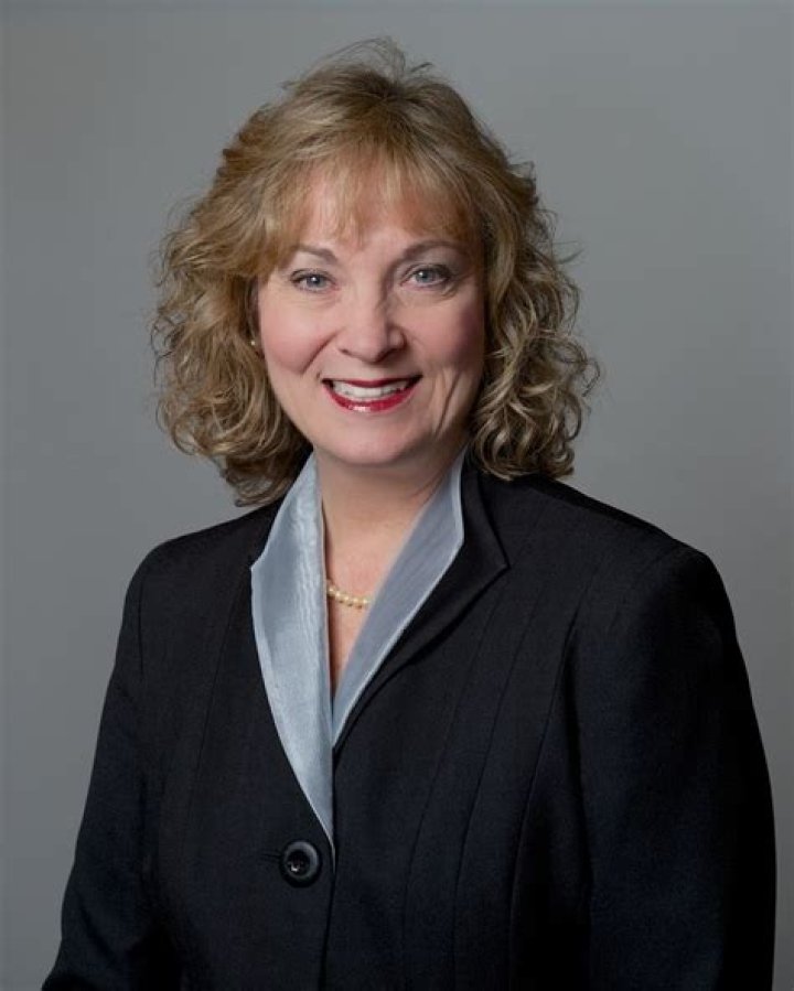 Glenda Ritz Biography, Age, Height, Husband, Net Worth, Family