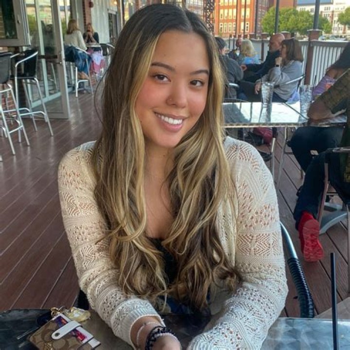 Hannah Gosselin Biography, Age, Height, Husband, Net Worth, Family