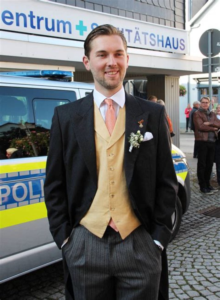 Heinrich Donatus, Hereditary Prince of Schaumburg-Lippe Biography, Age, Height, Wife, Net Worth, Family