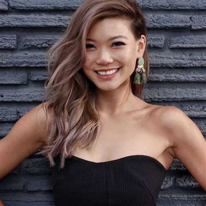 Helen Wu Biography, Age, Height, Husband, Net Worth, Family