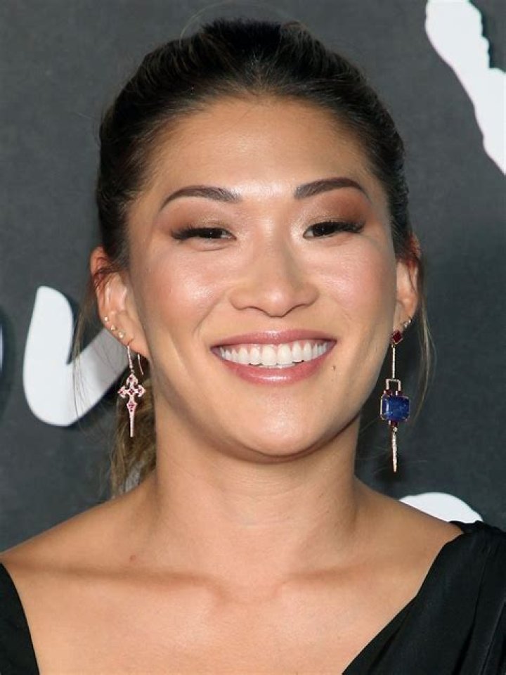 Jenna Ushkowitz Biography, Age, Height, Husband, Net Worth, Family