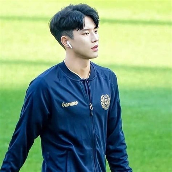 Jeong Seung-won Biography, Age, Height, Wife, Net Worth, Family