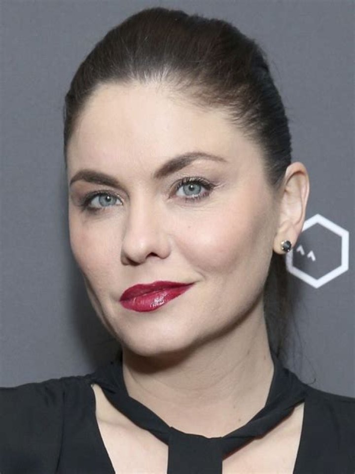 Jodi Lyn O'Keefe Biography, Age, Height, Husband, Net Worth, Family