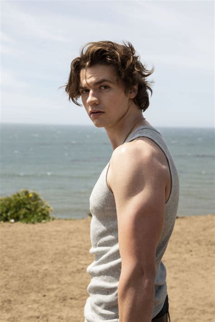 Joel Courtney Biography, Age, Height, Wife, Net Worth, Family