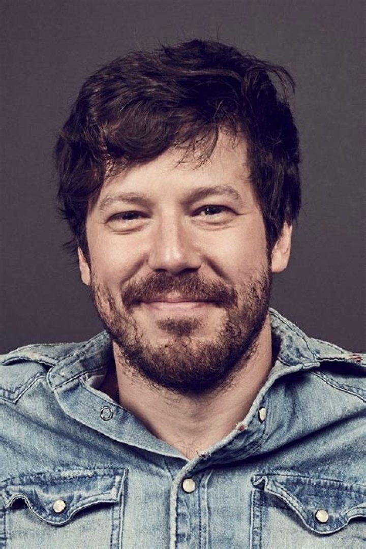 John Gallagher Jr. Biography, Age, Height, Wife, Net Worth, Family