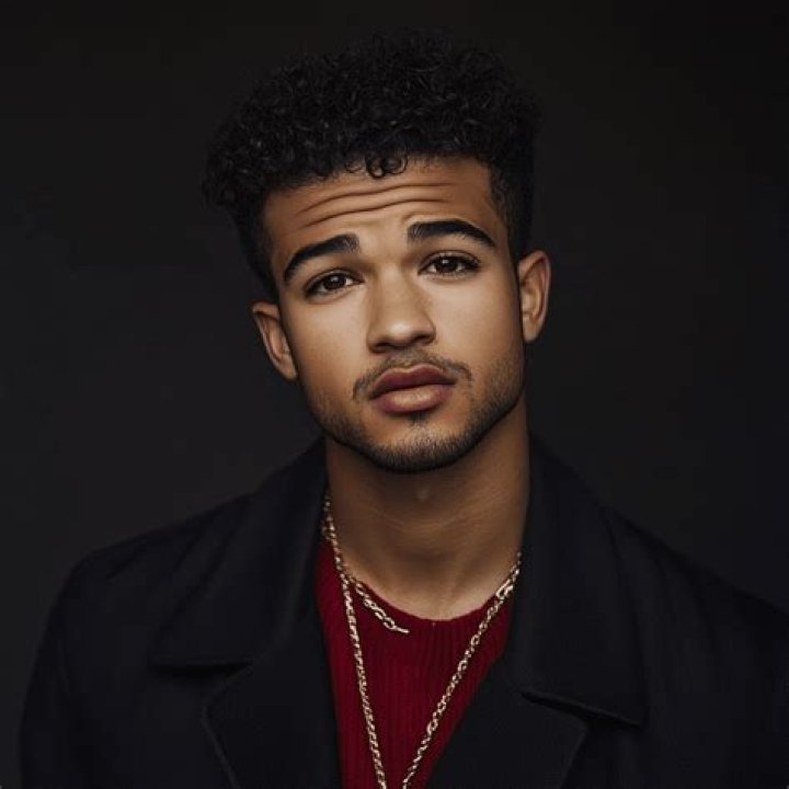 Jordan Fisher Biography, Age, Height, Wife, Net Worth, Family