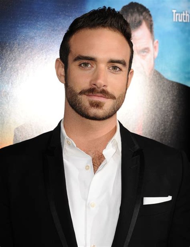 Joshua Sasse Biography, Age, Height, Wife, Net Worth, Family