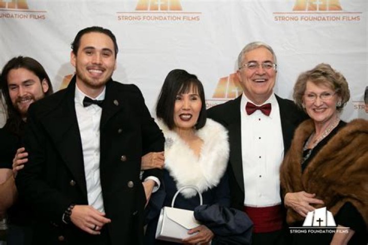 Josiah David Warren Biography, Age, Height, Wife, Net Worth, Family