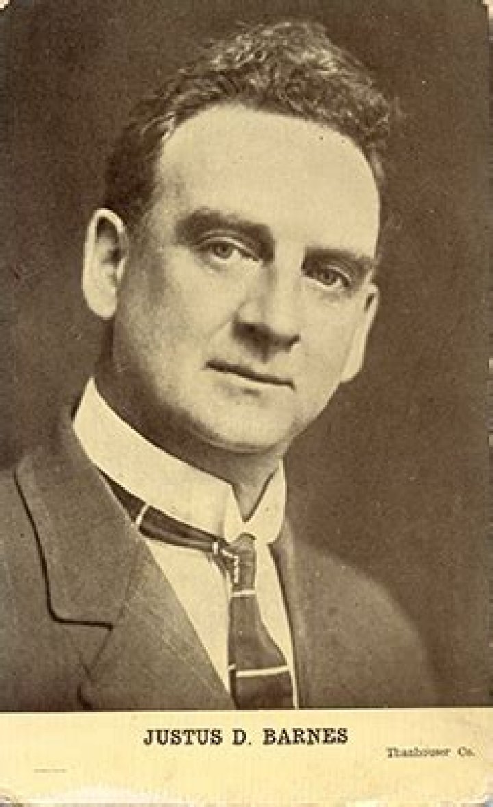 Justus D. Barnes Biography, Age, Height, Wife, Net Worth, Family