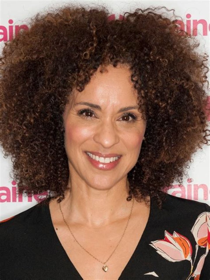 Karyn Parsons Biography, Age, Height, Husband, Net Worth, Family