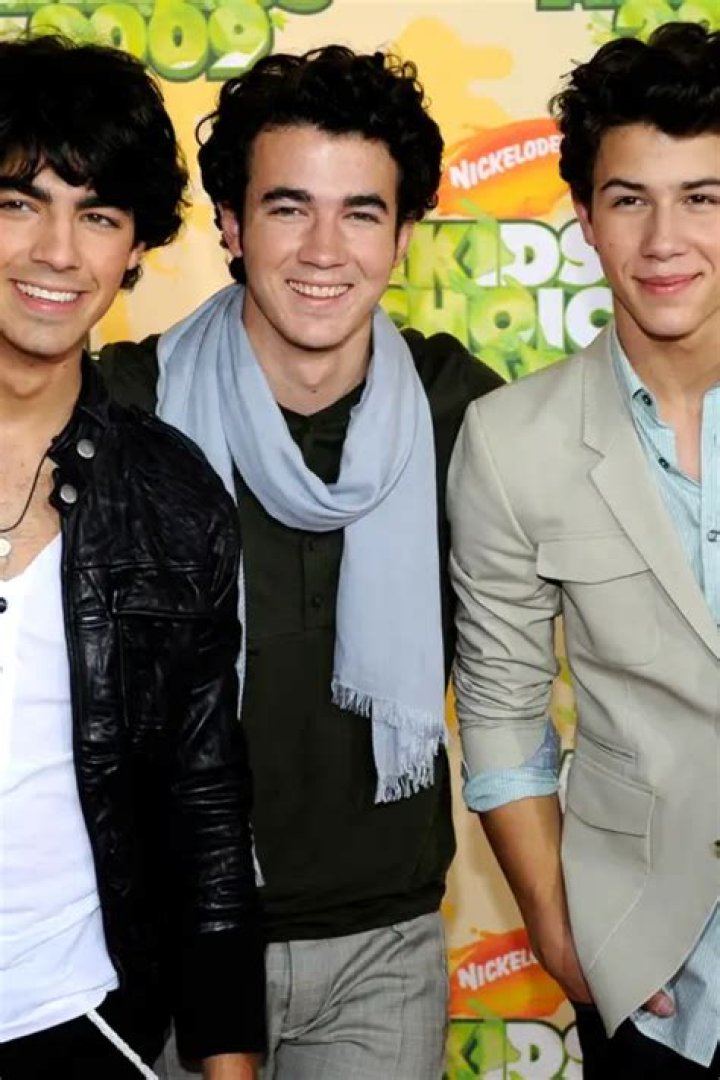 Kevin Jonas Biography, Age, Height, Wife, Net Worth, Family