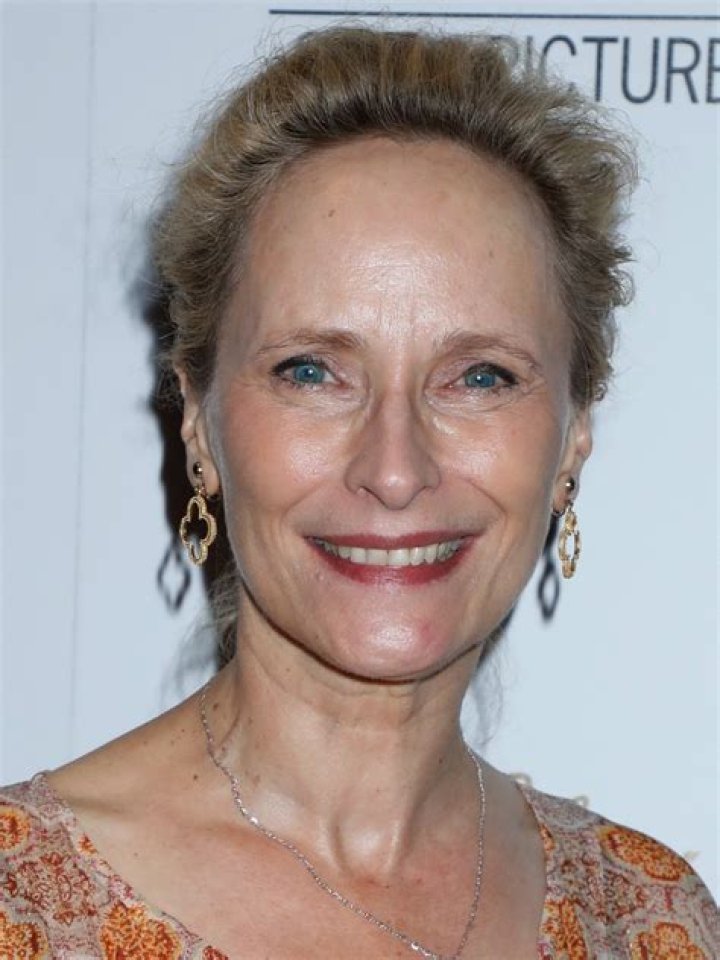 Laila Robins Biography, Age, Height, Husband, Net Worth, Family