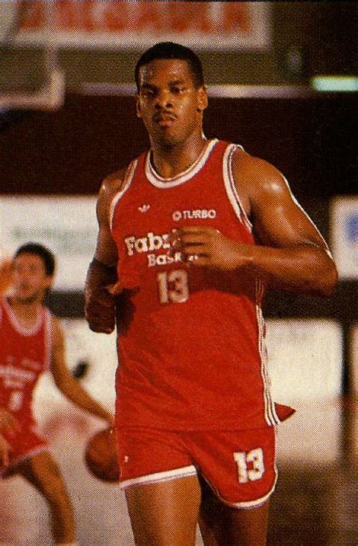 Larry Spriggs biografía, edad, altura, esposo, net worth, familia