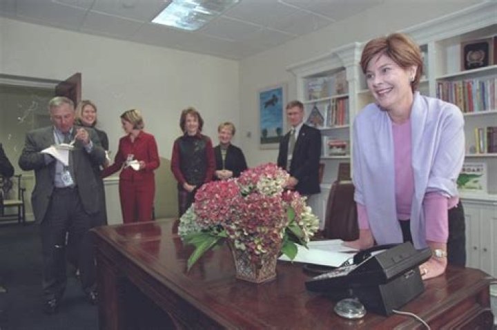 Laura Bush Biography, Age, Height, Husband, Net Worth, Family